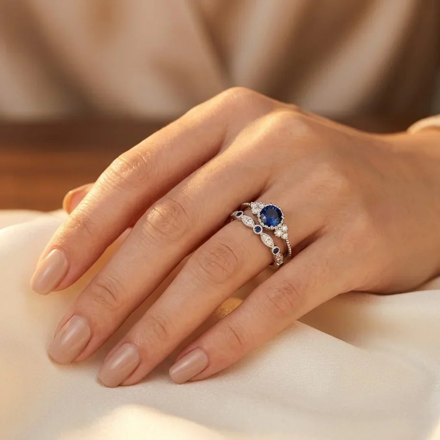 Sølvring med safir og halo
