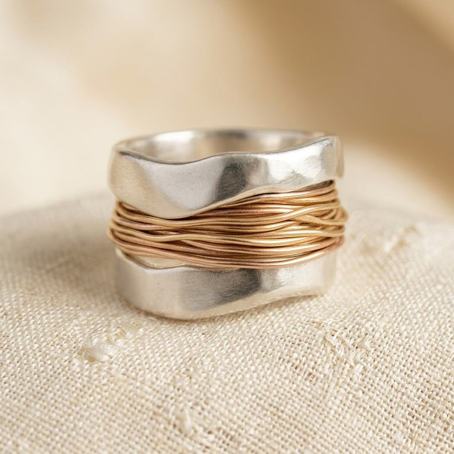 Viklet ring i sølv og gull
