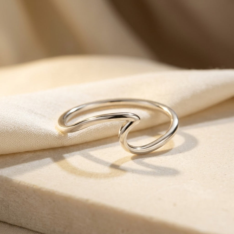 Minimalistisk åpen ring i sølv